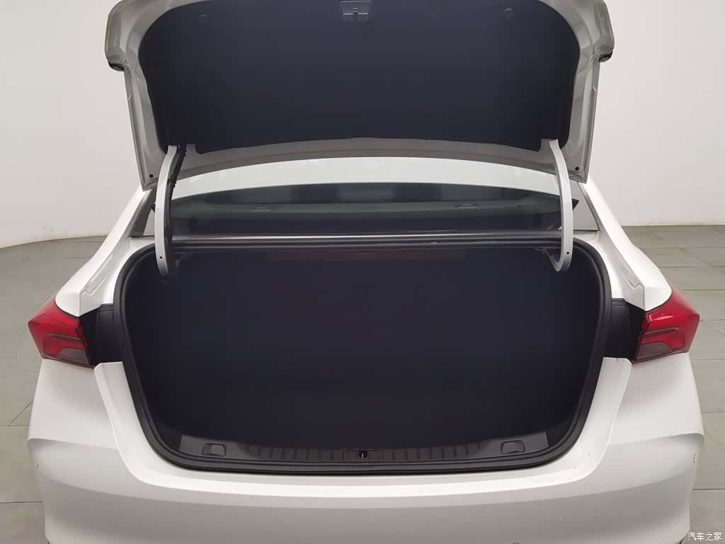 Buick Verano, 2025 16