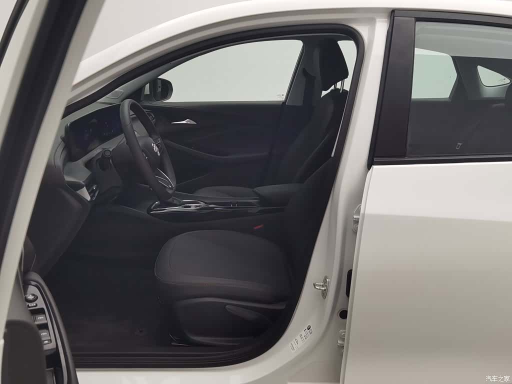 Buick Verano, 2025 10