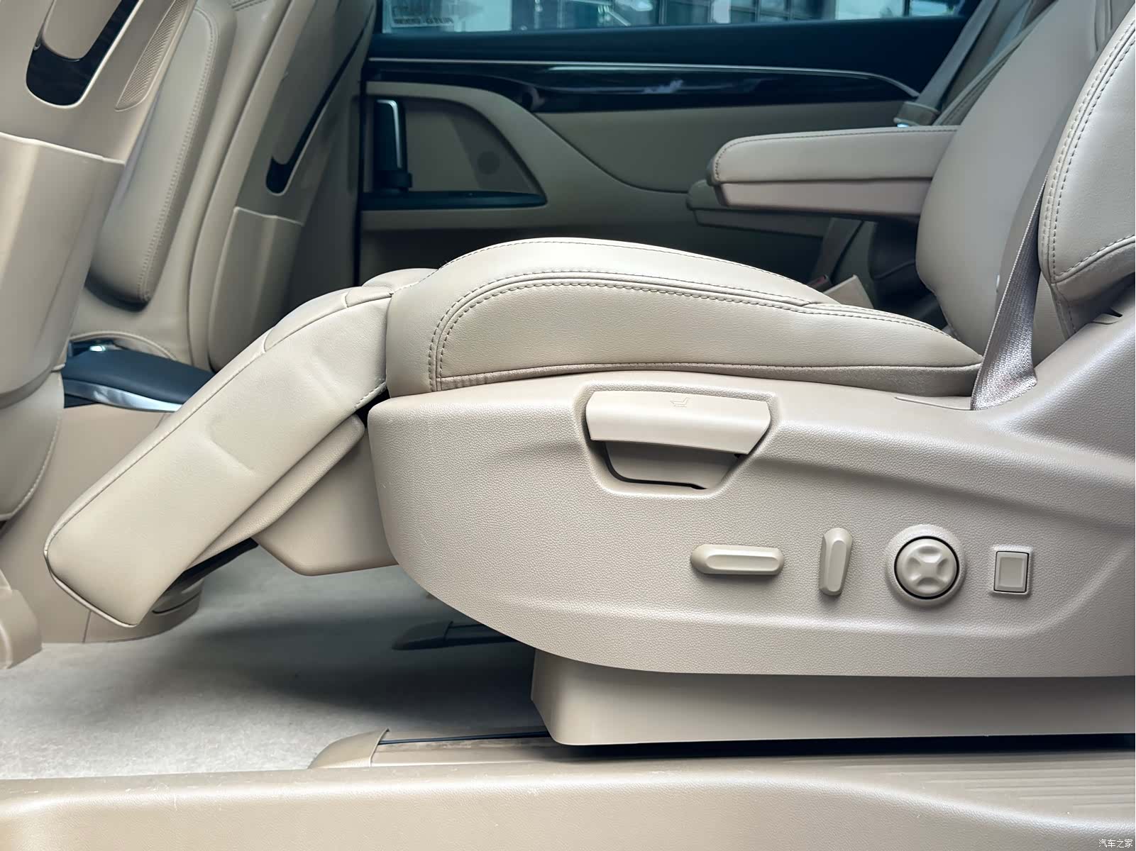 Buick GL8, 2019 21