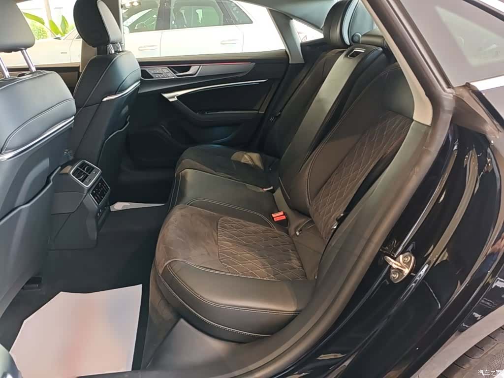 Audi A7L, 2025 17