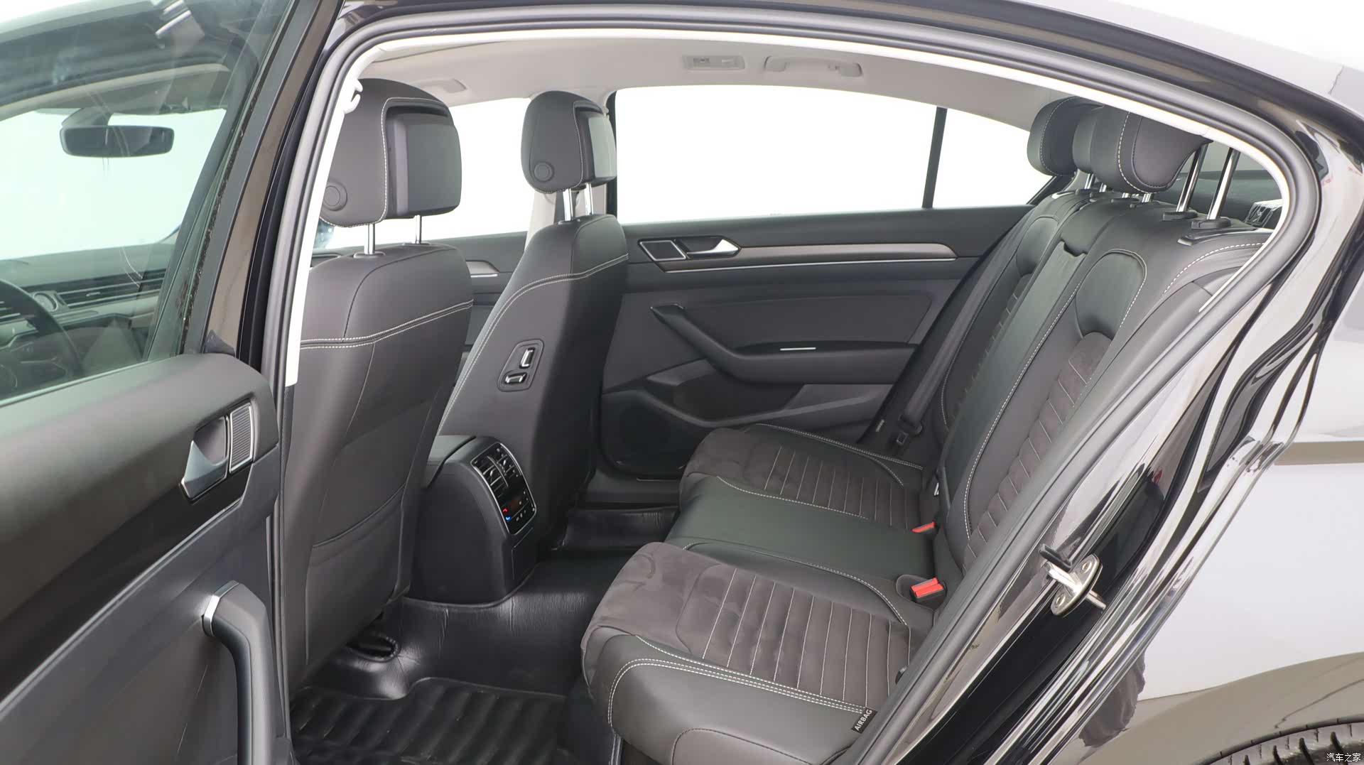 Volkswagen Magotan, 2022 12