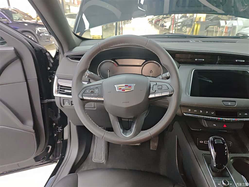Cadillac XT4, 2023 11