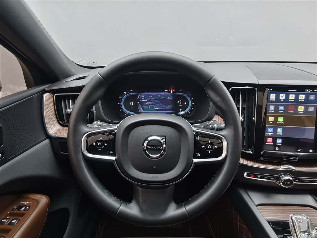 Volvo XC60, 2022 3