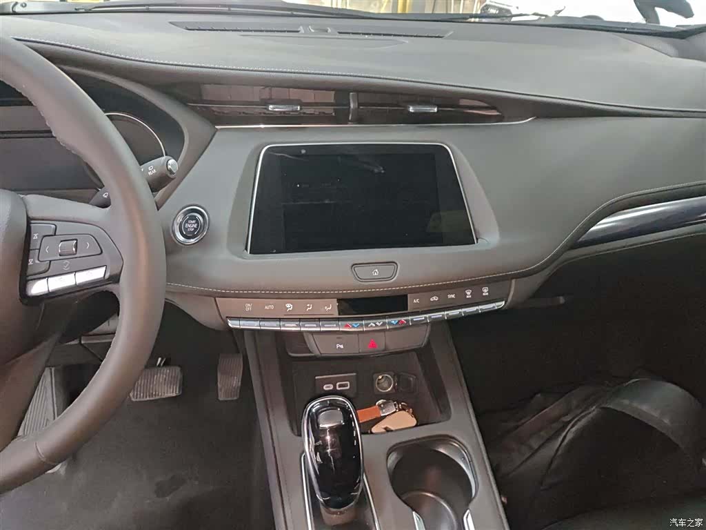 Cadillac XT4, 2023 13