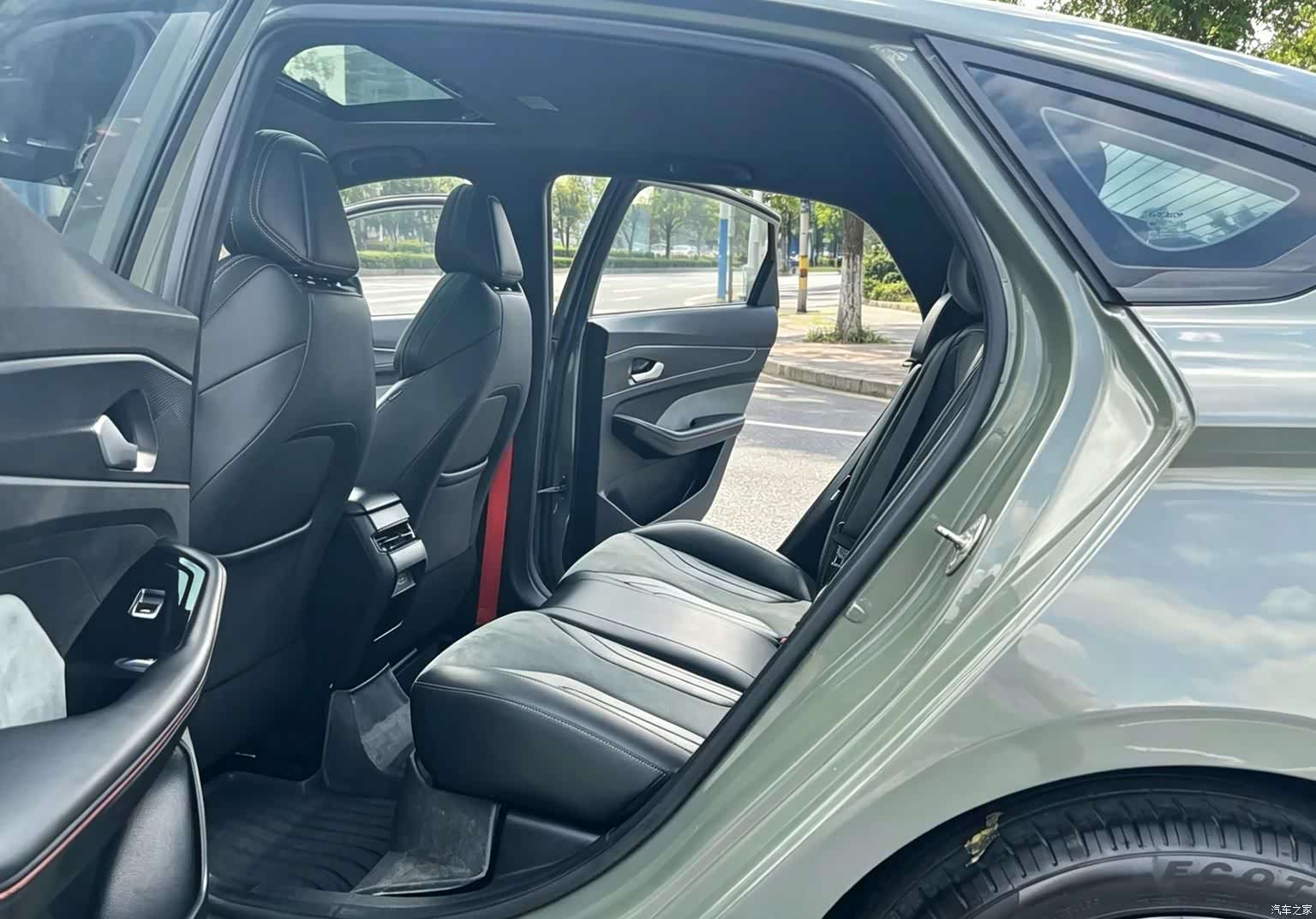 Geely Binray, 2022 8