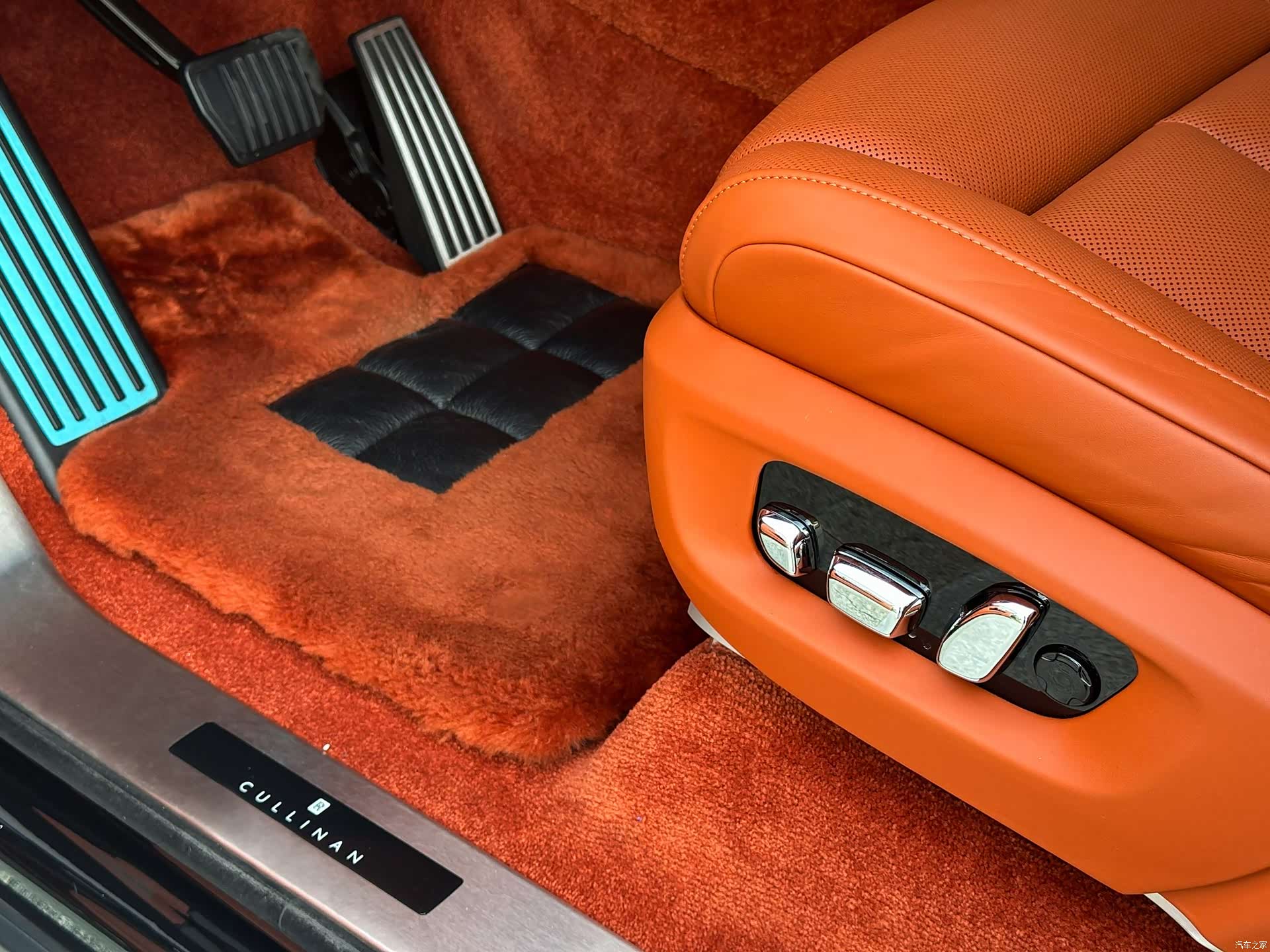 Rolls-Royce Cullinan, 2025 19