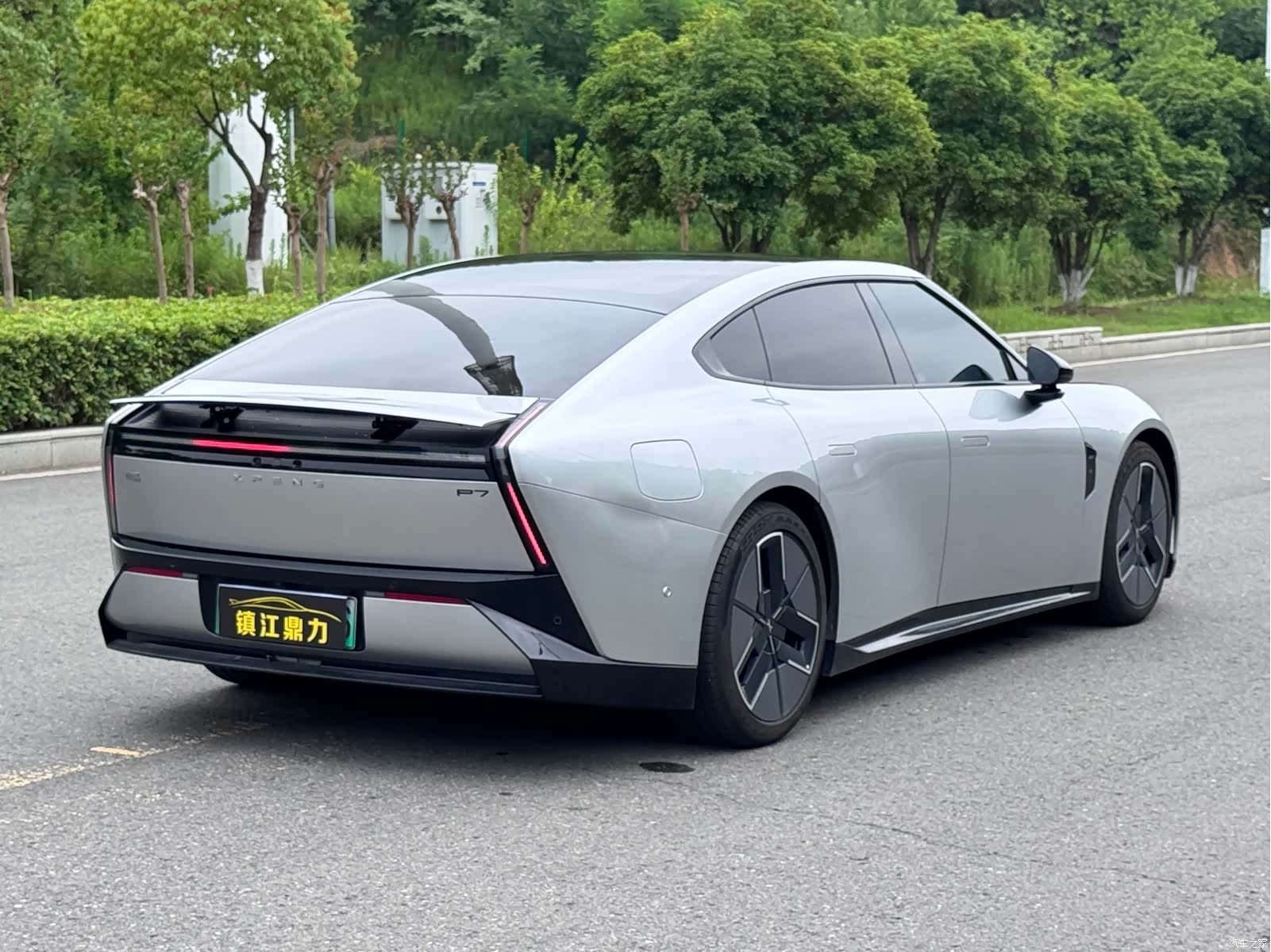 Xpeng P7, 2025 13