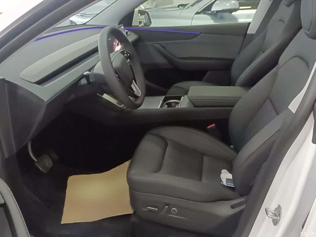 Tesla Model Y, 2025 15