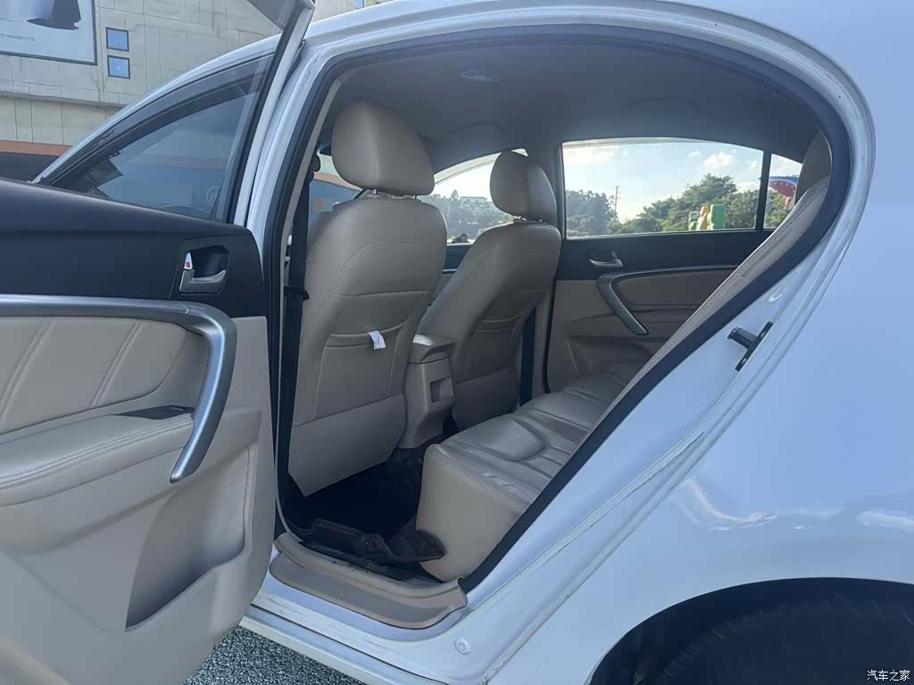 Geely Emgrand, 2018 4
