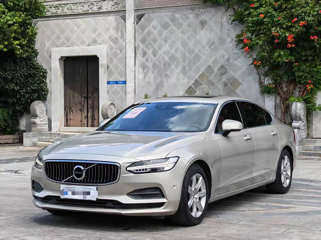 Volvo S90