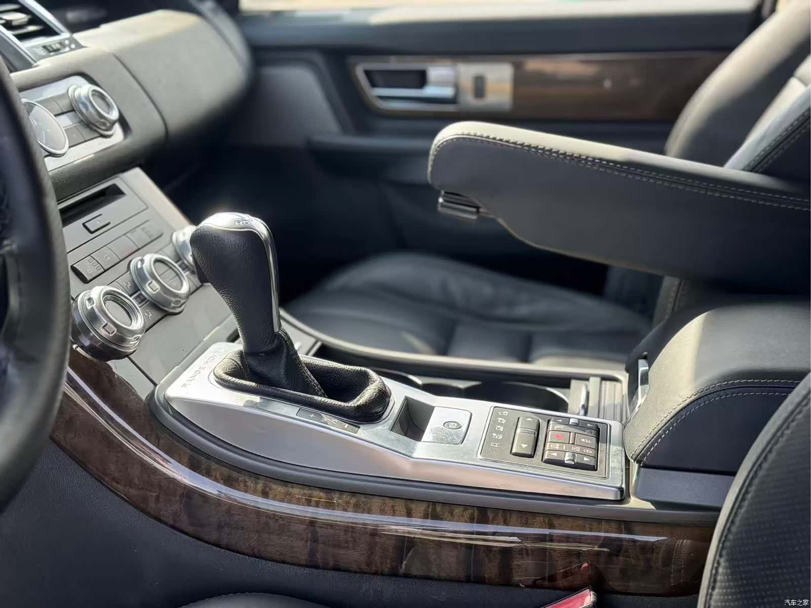 Land Rover Range Rover, 2012 8