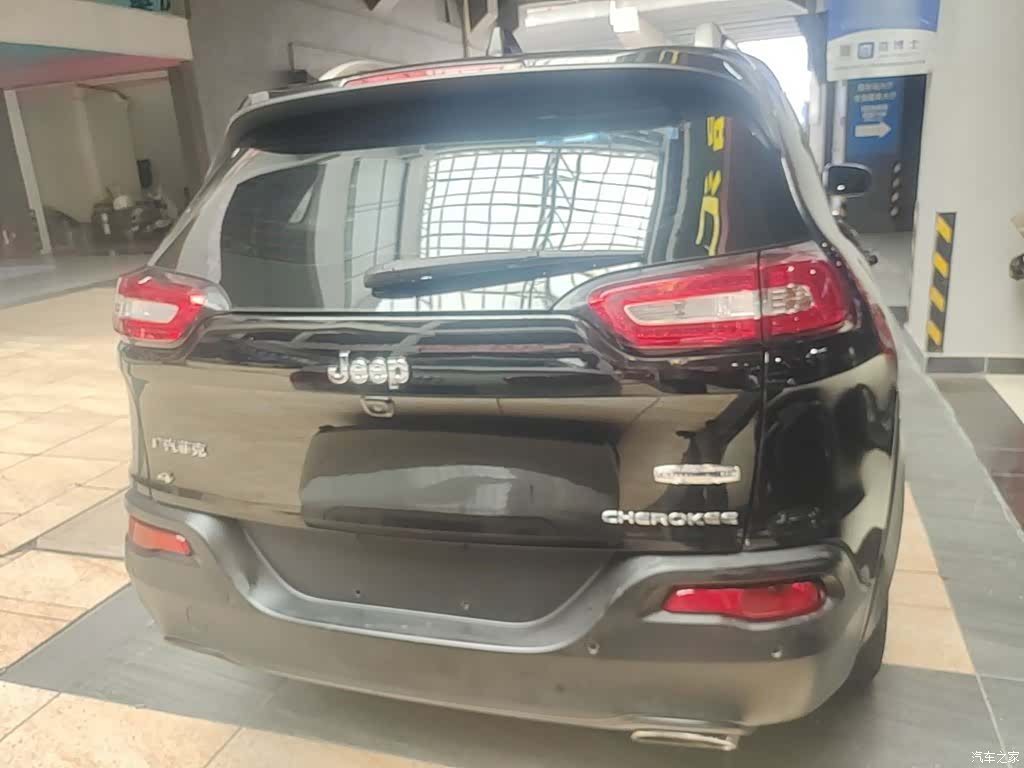 Jeep Cherokee, 2017 6