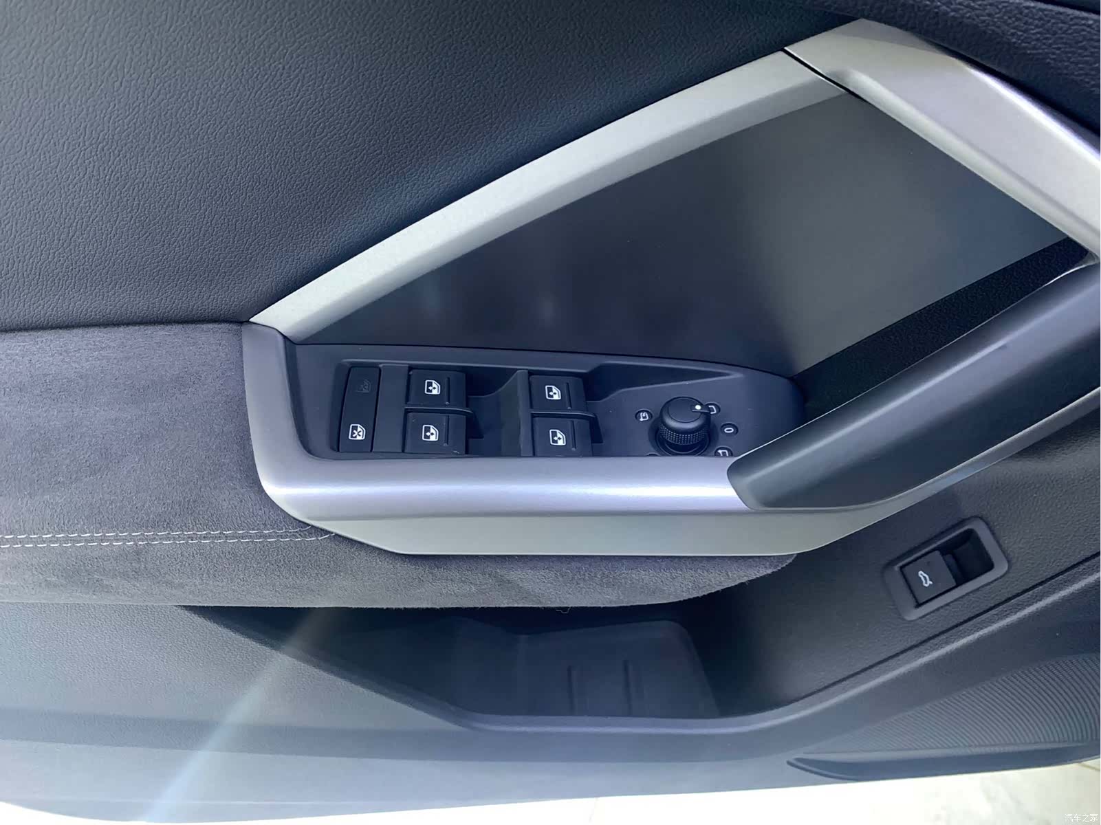 Audi Q3, 2023 4