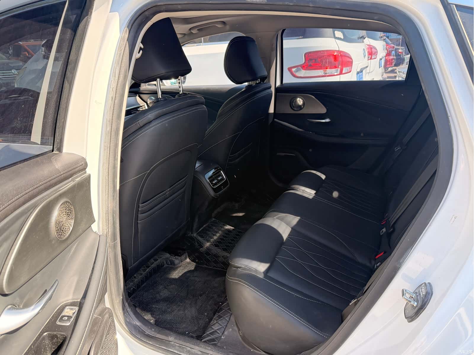 Chery Arrizo 8, 2023 все фото