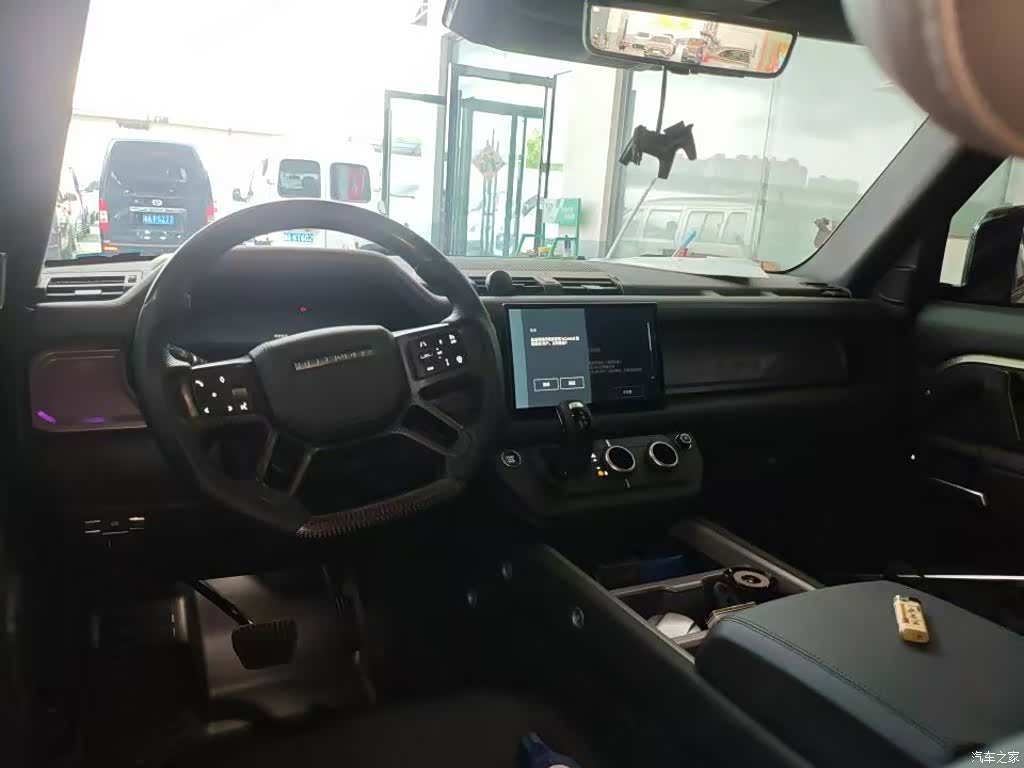 Land Rover Defender, 2025 все фото