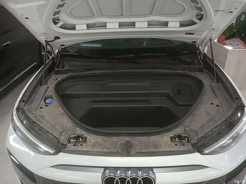 Audi e-tron, 2025 16