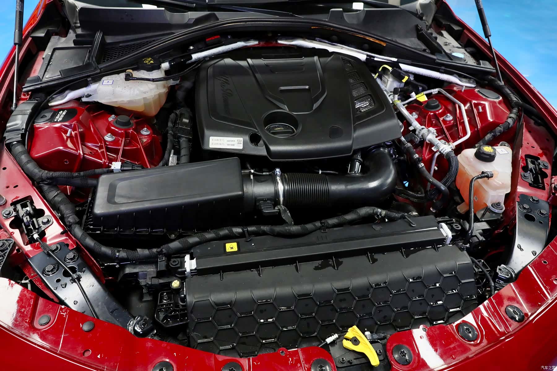 Alfa Romeo Giulia, 2017 8