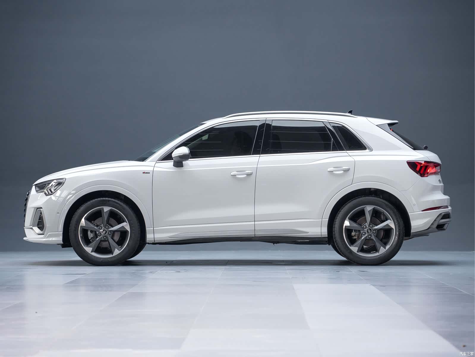 Audi Q3, 2023 8