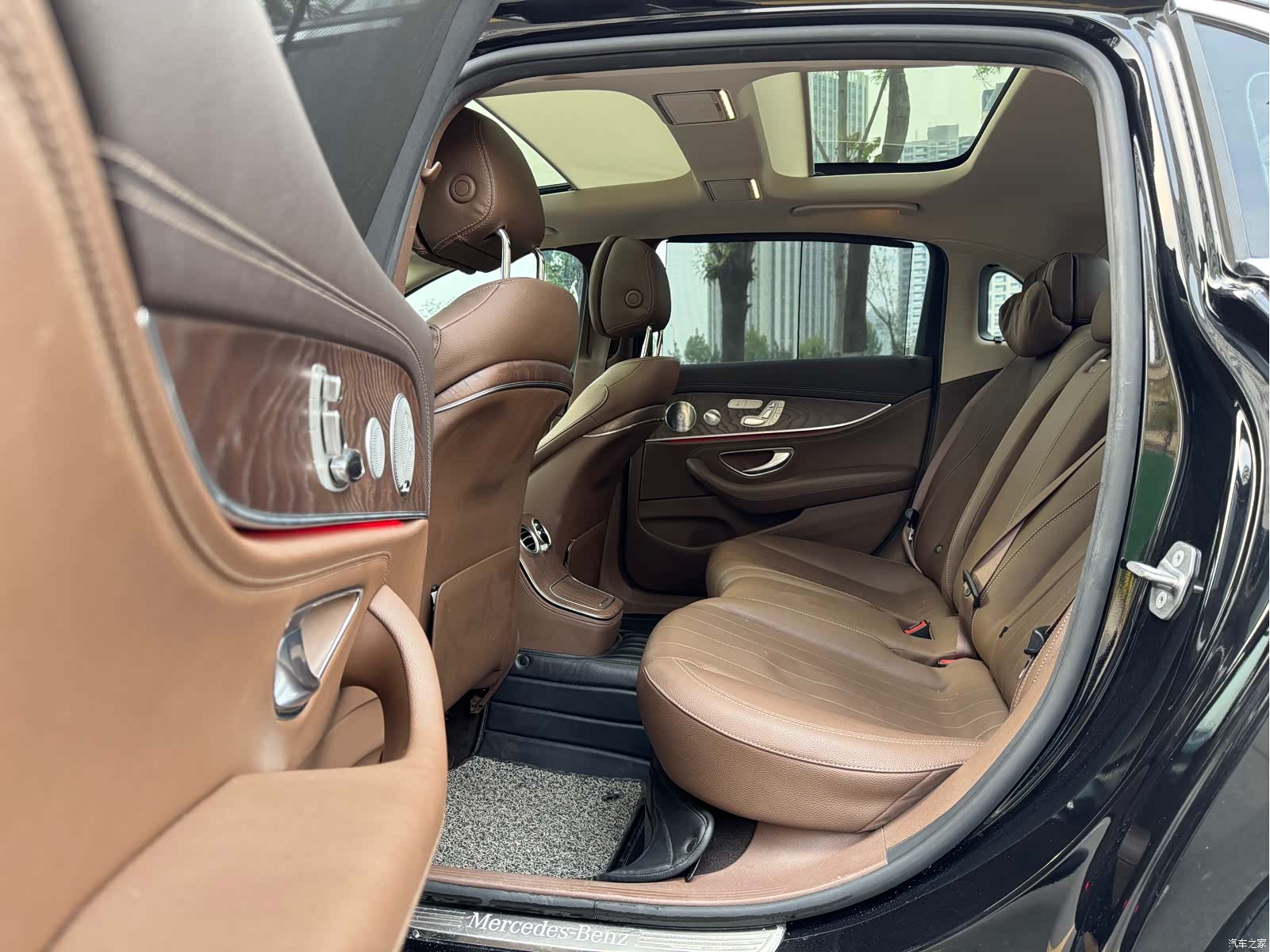 Mercedes-Benz E-Class, 2021 4
