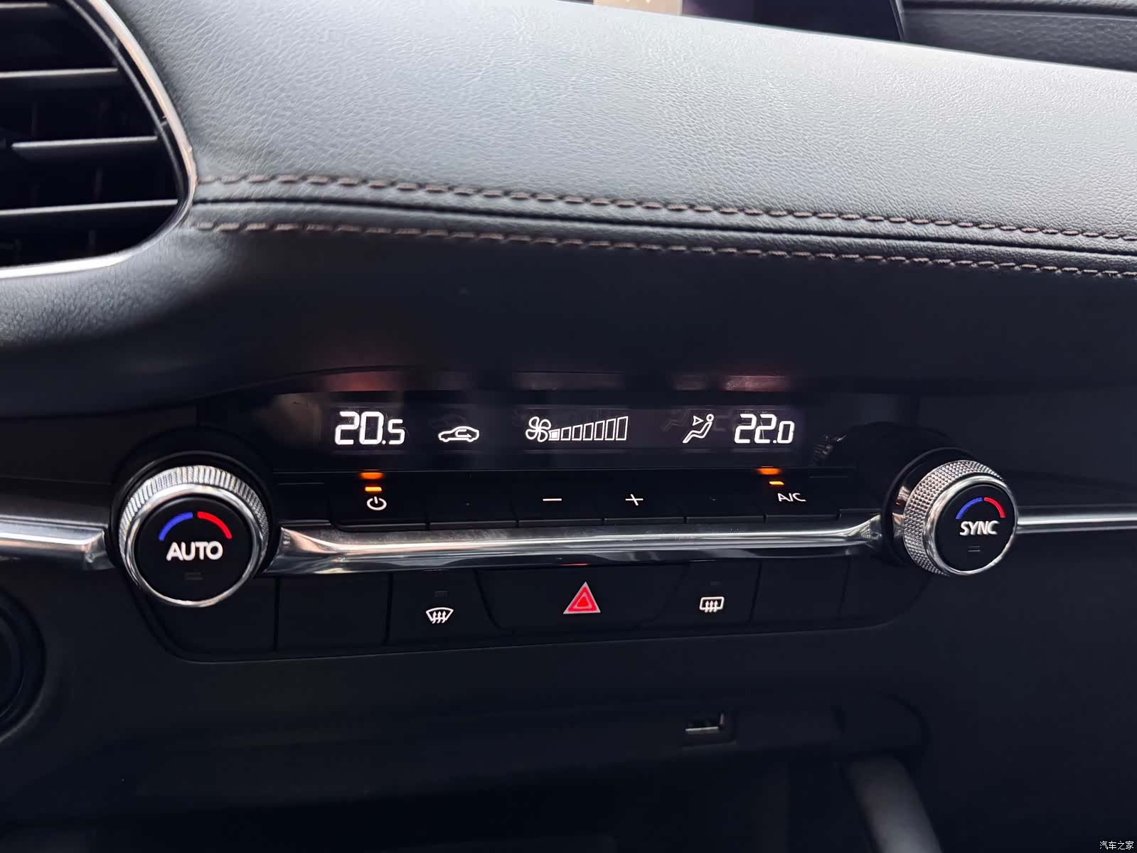 Mazda Mazda3, 2022 14