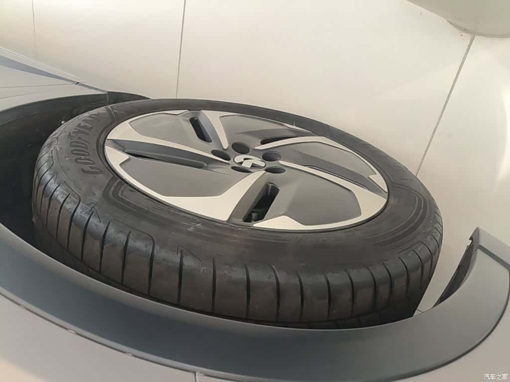 NIO ES6, 2025 23