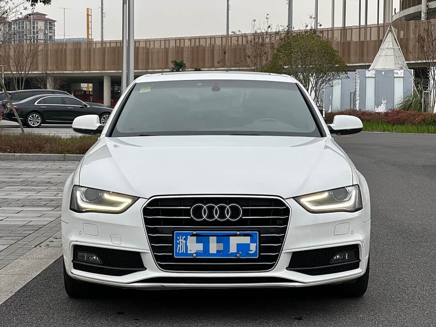 Audi A4L 2016, фото 2