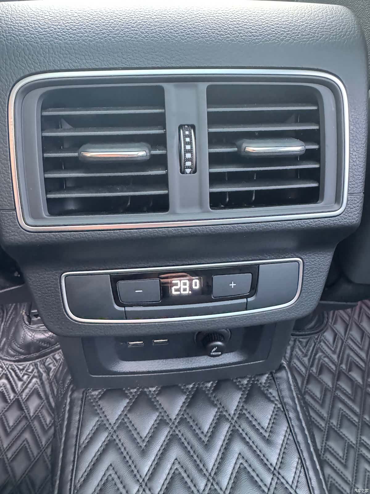 Audi Q5L, 2022 11