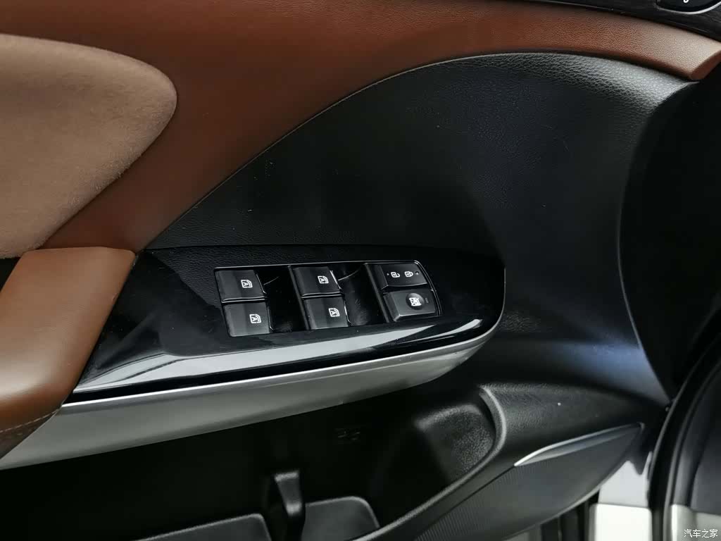 Trumpchi GS8, 2017 9