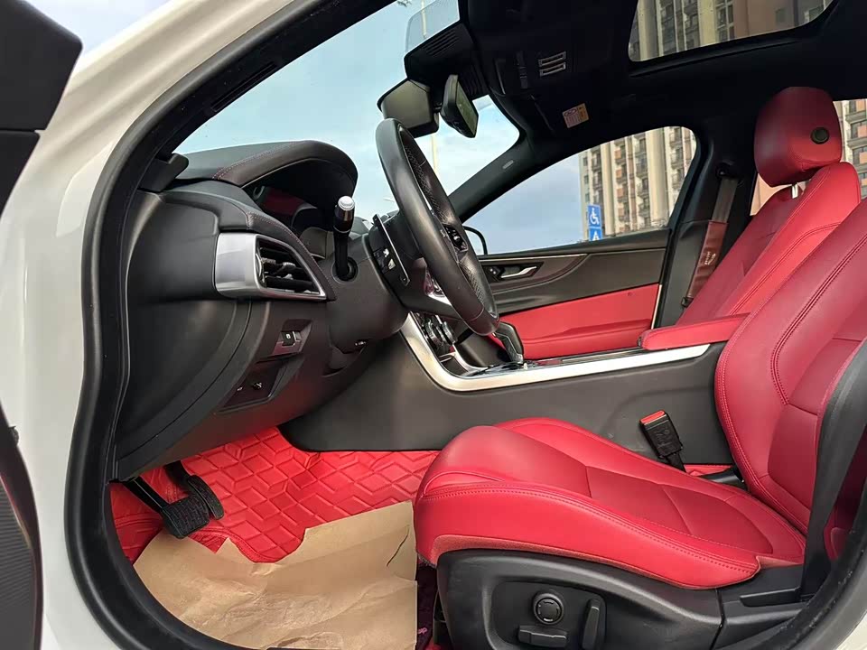 Jaguar XEL Jaguar XEL