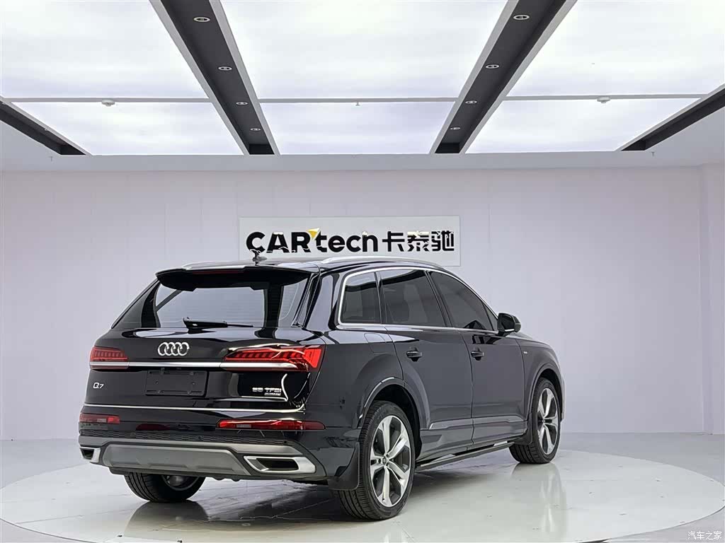 Audi Q7, 2021 все фото