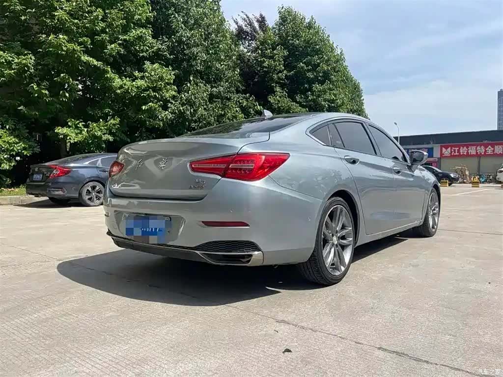 Hongqi H5, 2018 8