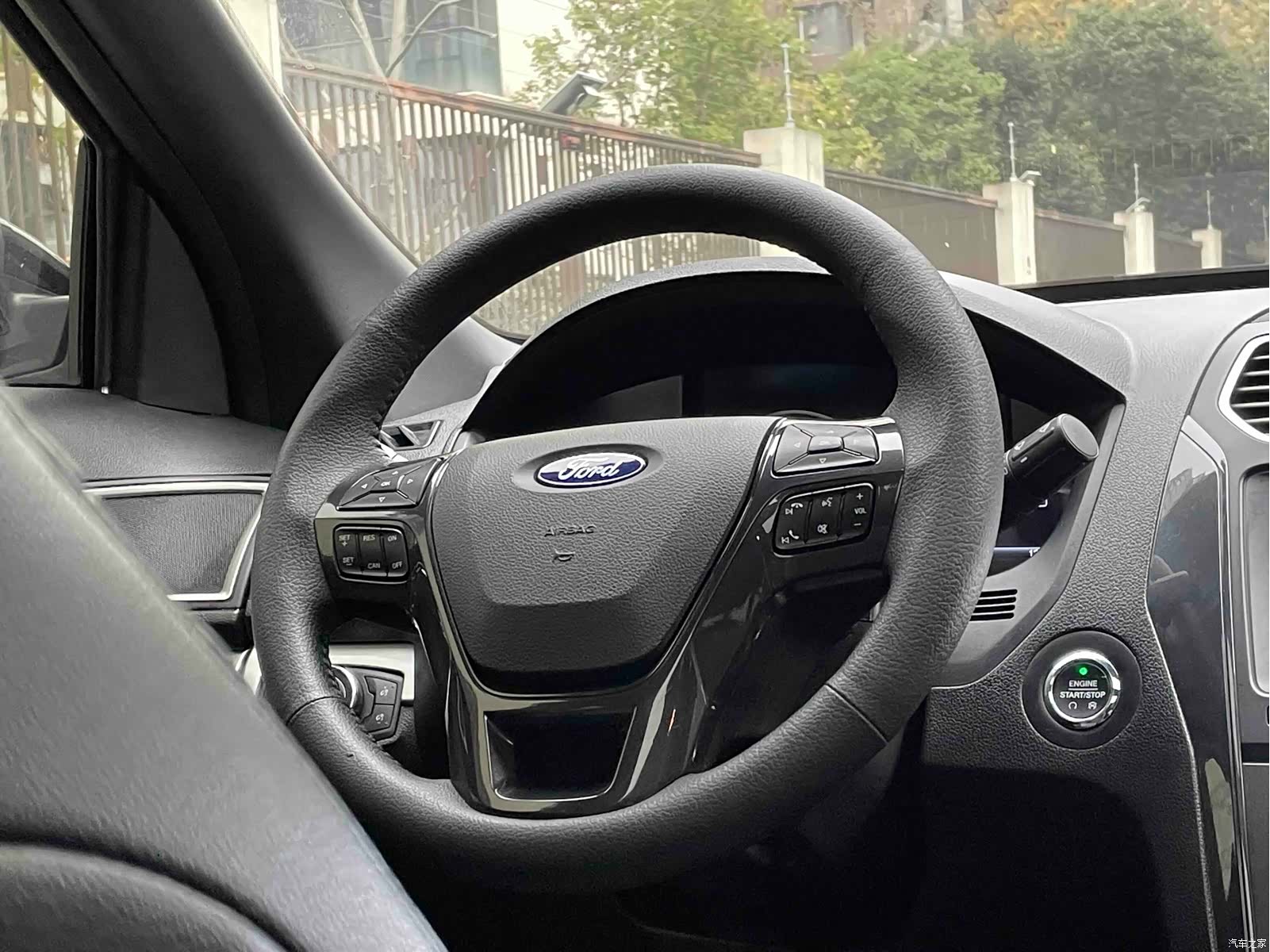 Ford Explorer, 2017 16