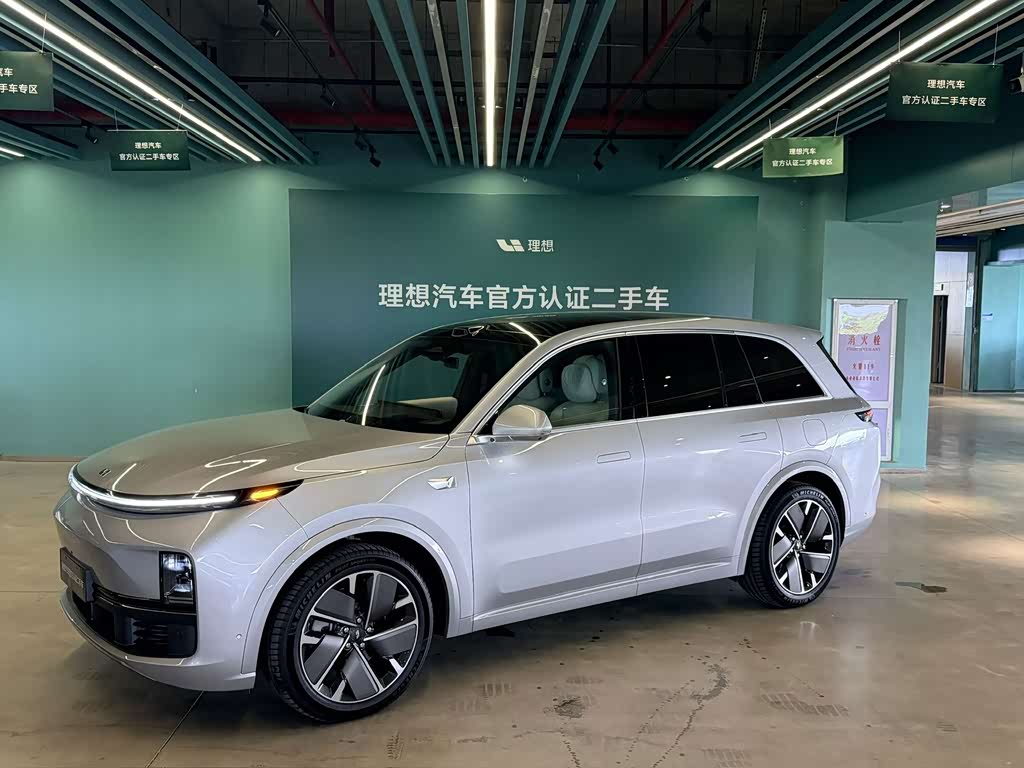 Li Auto L8