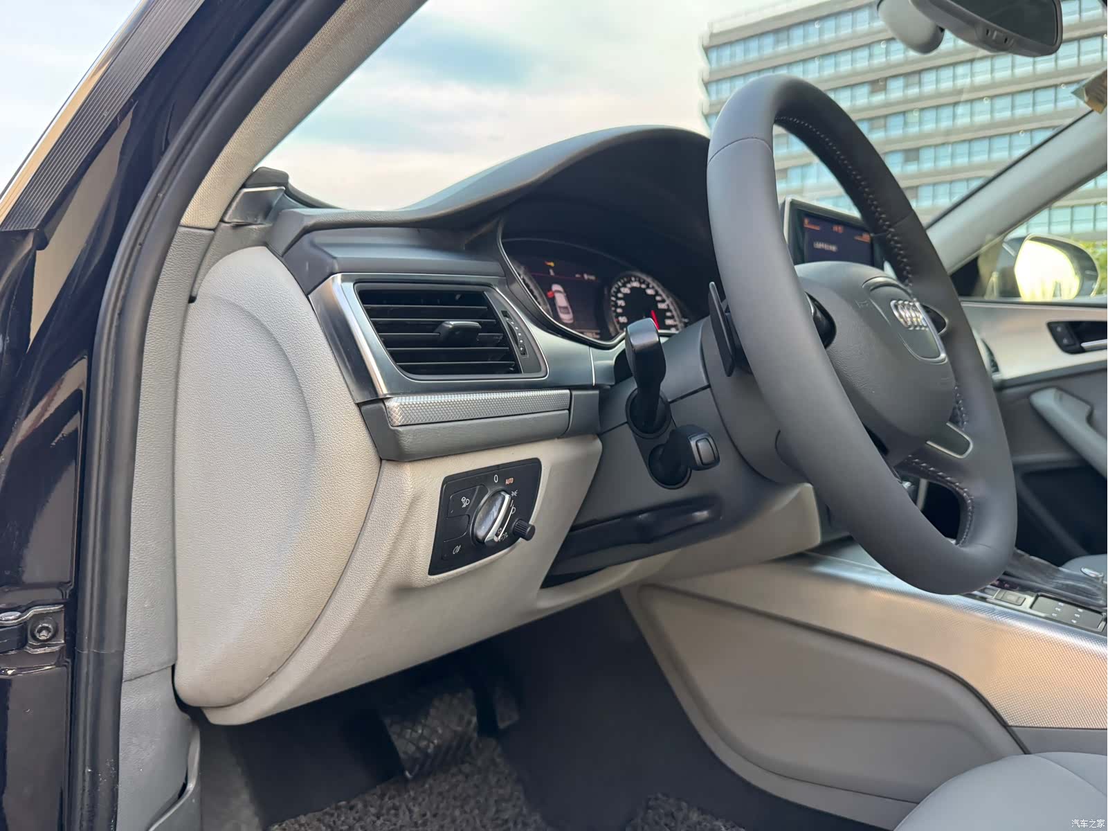 Audi A6L, 2014 16