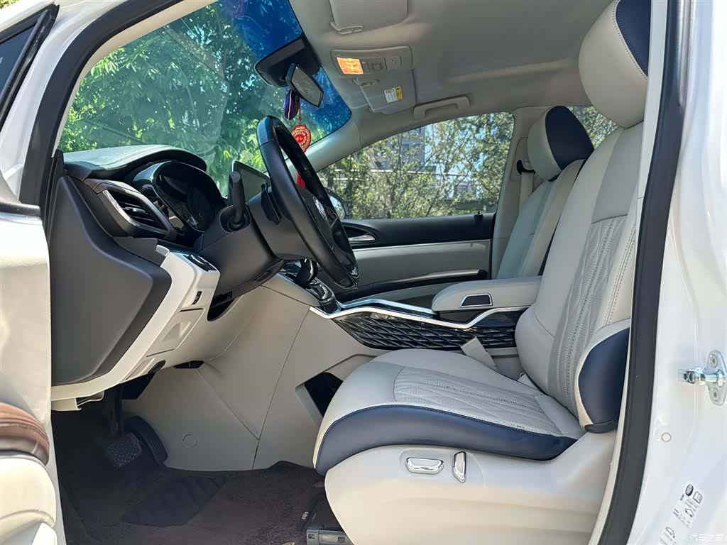 Buick GL8, 2020 4