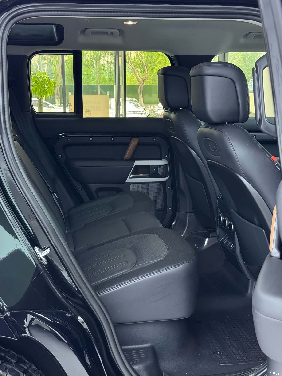 Land Rover Defender, 2022 23