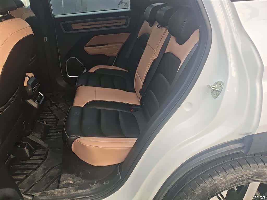Geely Icon, 2022 15