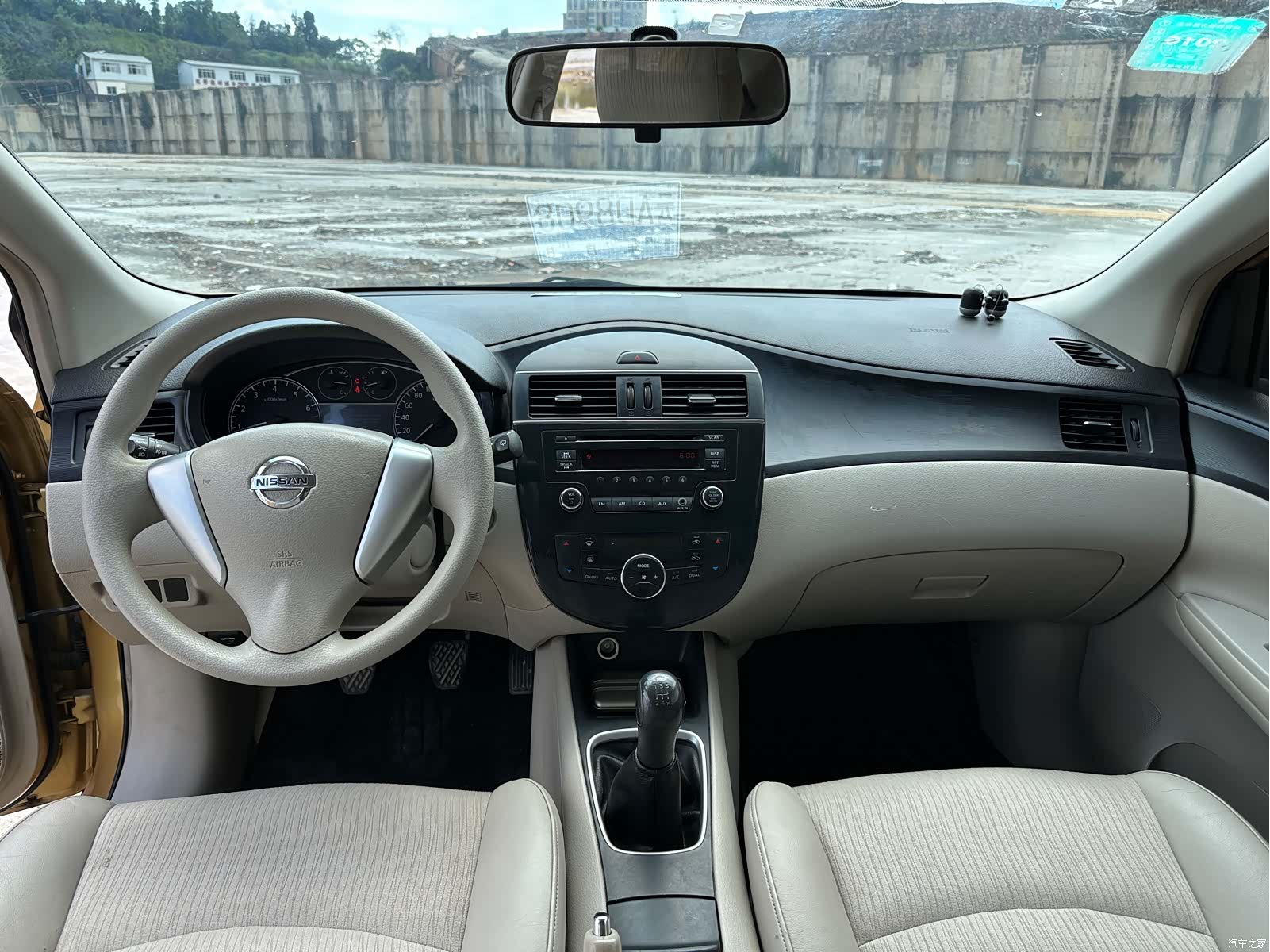 Nissan Tiida, 2012 8