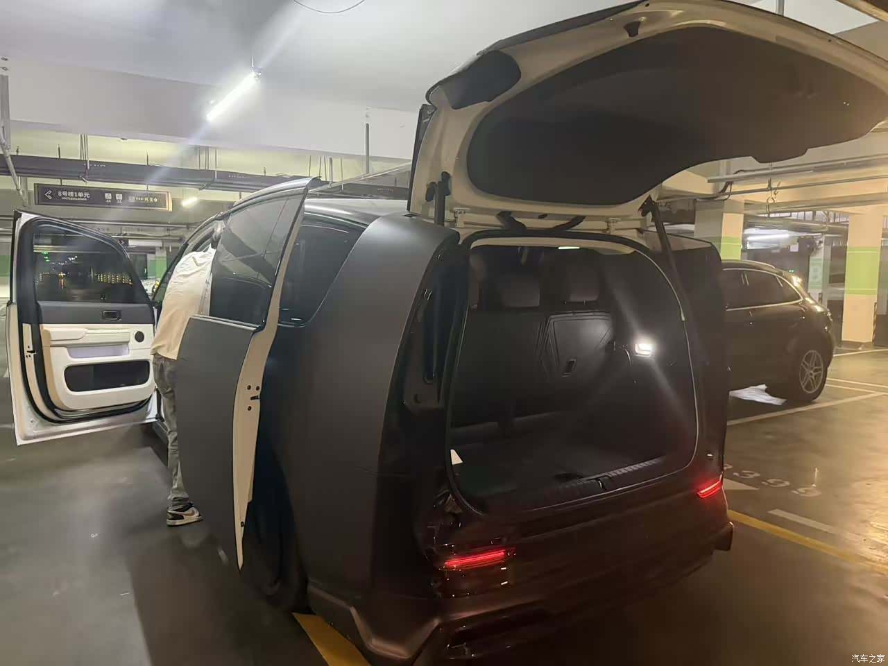 Li Auto MEGA, 2024 7