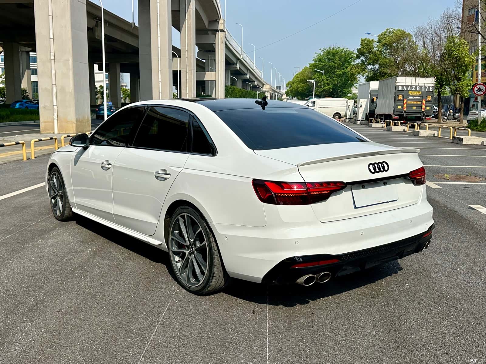 Audi A4L, 2021 7