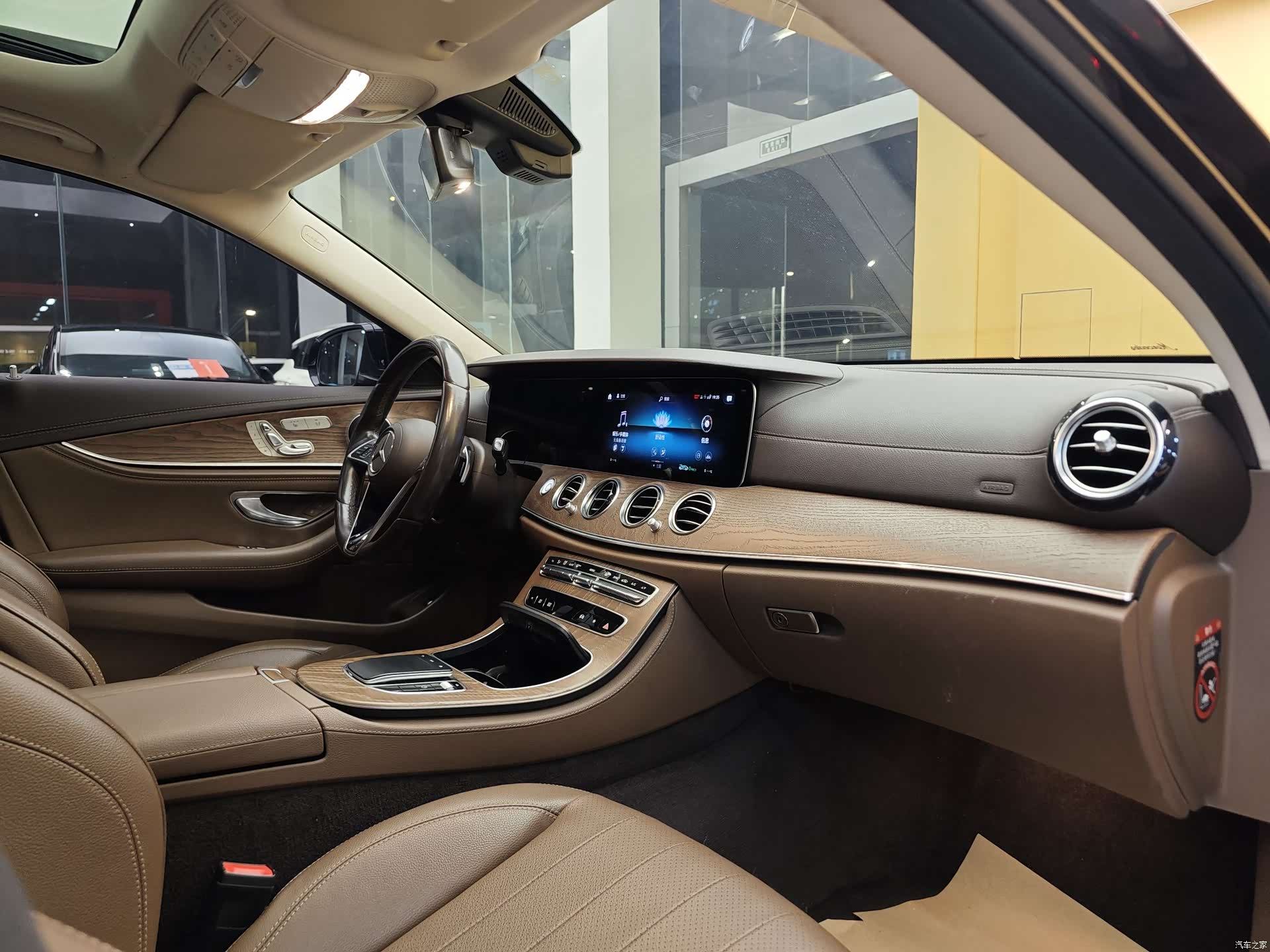Mercedes-Benz E-Class, 2021 32
