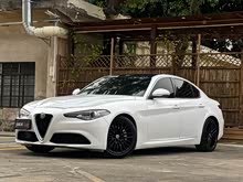 Giulia����Ҷ 2018�� 2.0T 280HP ������ ̼��ά������