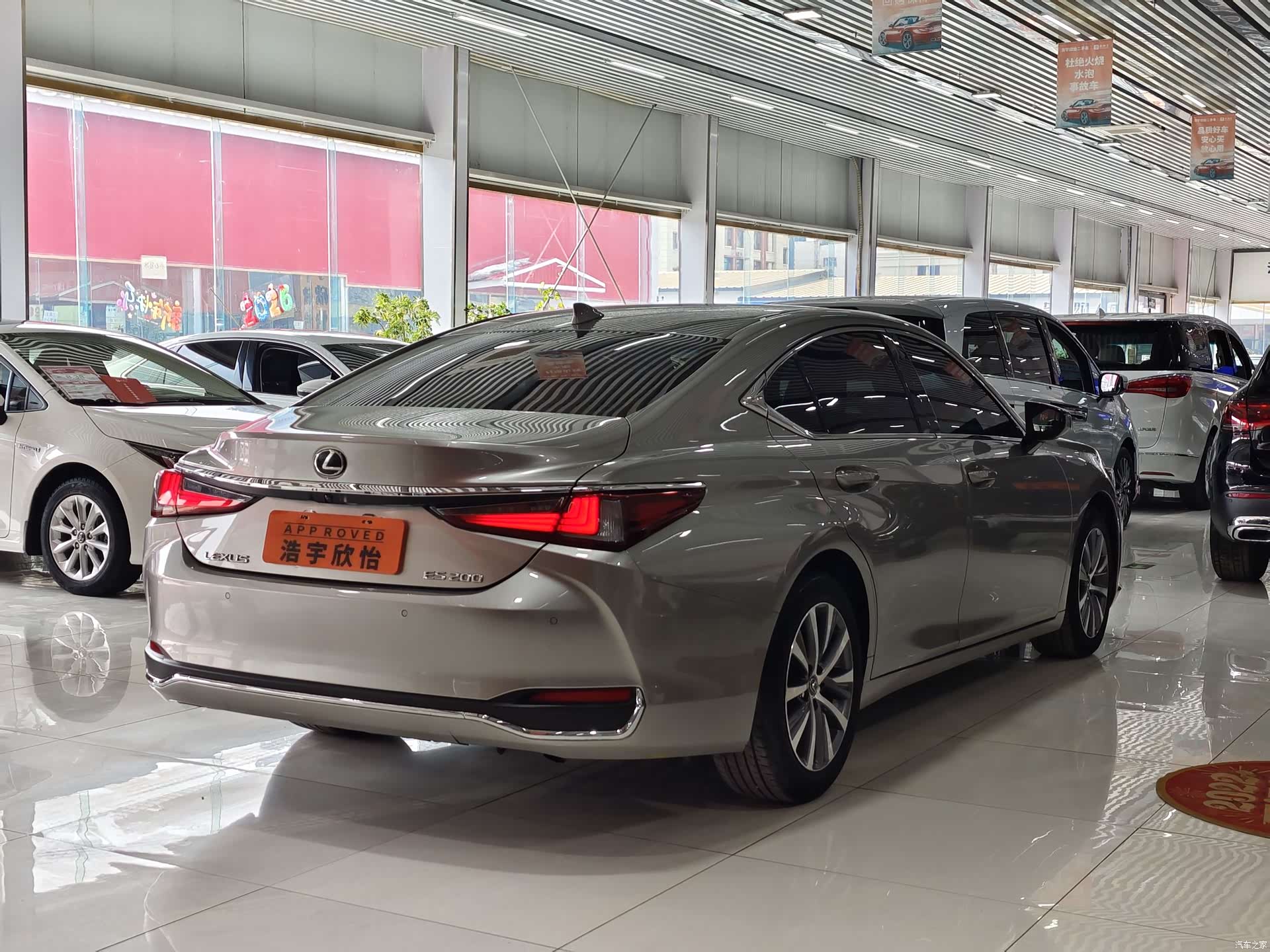 Lexus ES, 2019 6