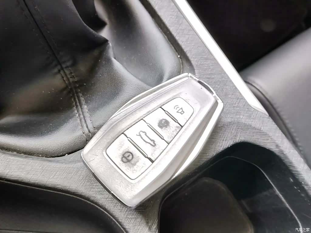 Geely Coolray, 2022 9