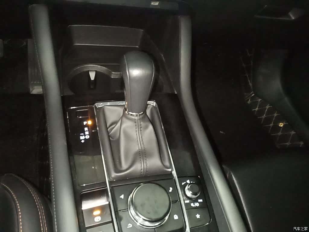 Mazda Mazda3, 2024 14
