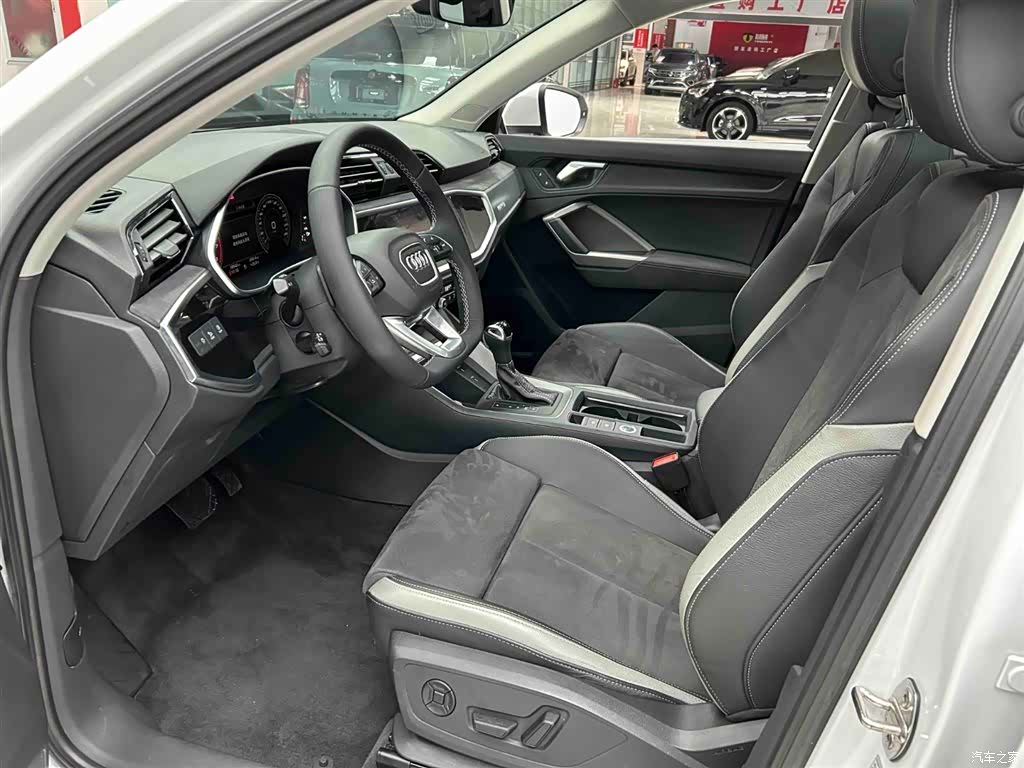 Audi Q3, 2023 11