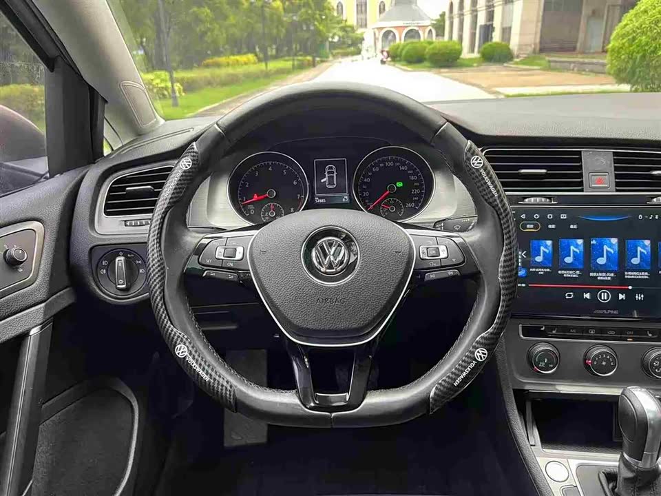 Volkswagen golf