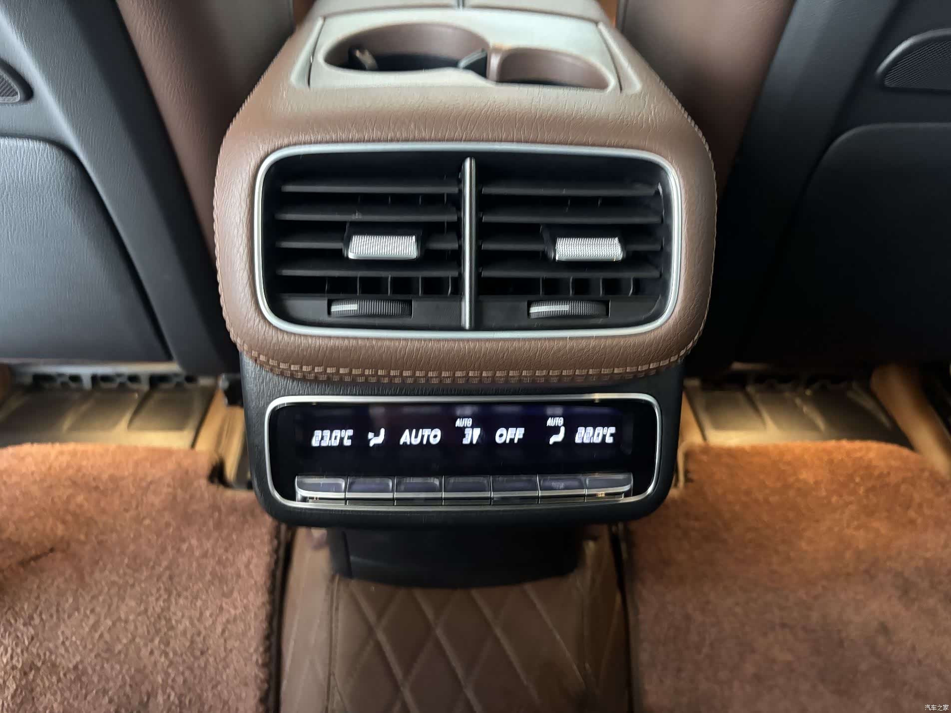Mercedes-Benz GLS, 2024 21