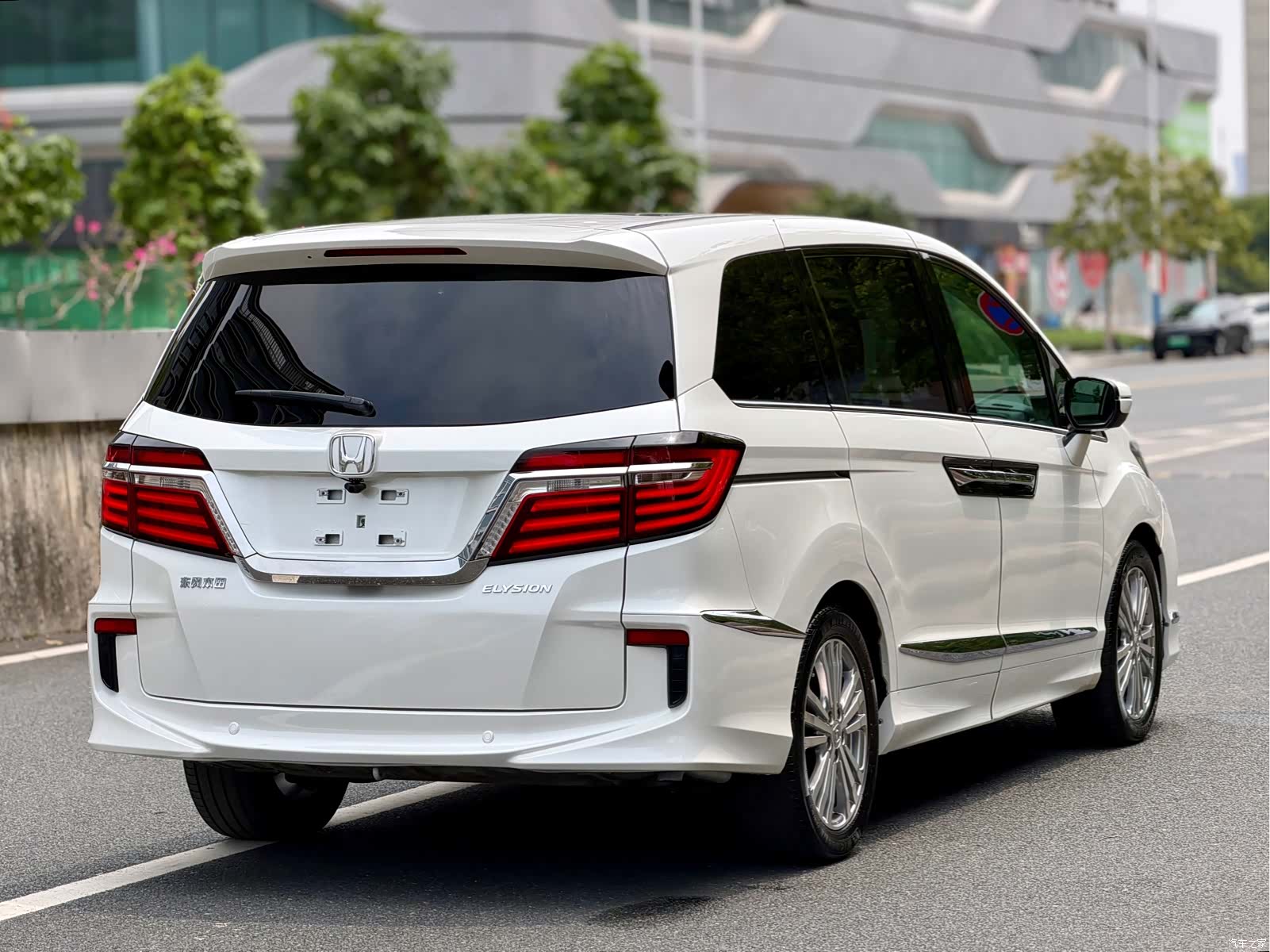 Honda Elysion, 2019 все фото