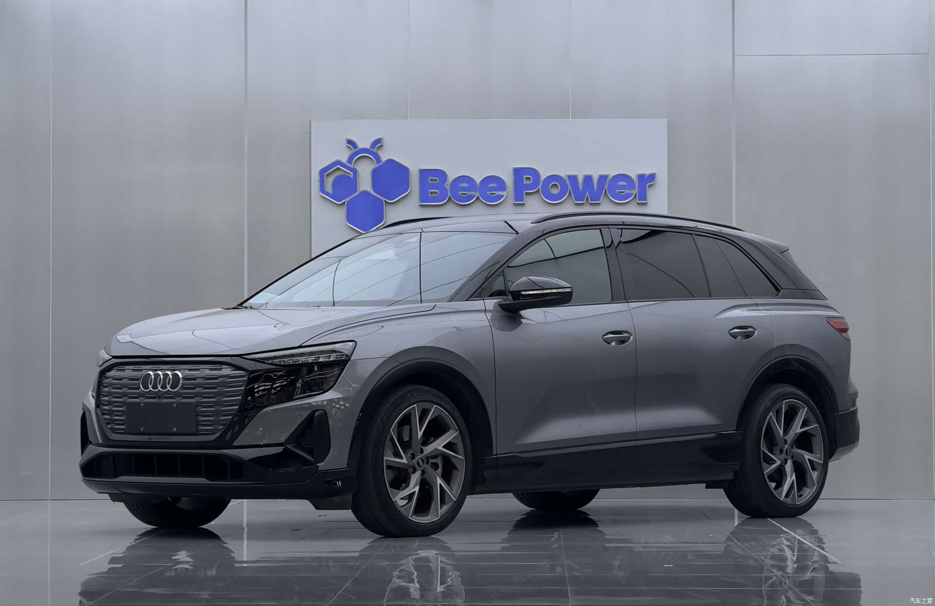 Audi Q5 e-tron, 2022 1